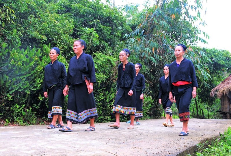 https://i.bbcosplay.com/news/2023/01/03/net-dac-trung-trong-trang-phuc-cua-tung-dan-toc-o-viet-nam2.jpg