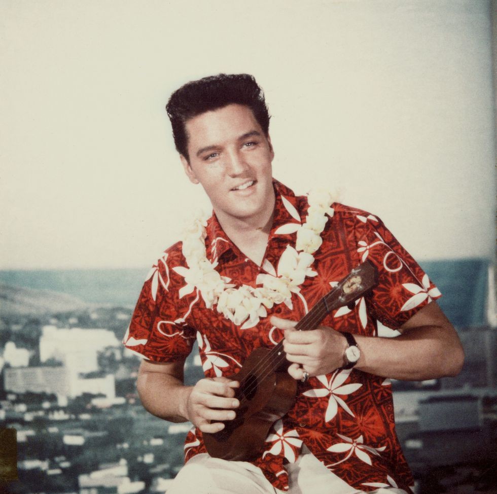 Nguồn Gốc Phức Tạp Của Những Chiếc Áo Aloha Hay Áo Hawaii