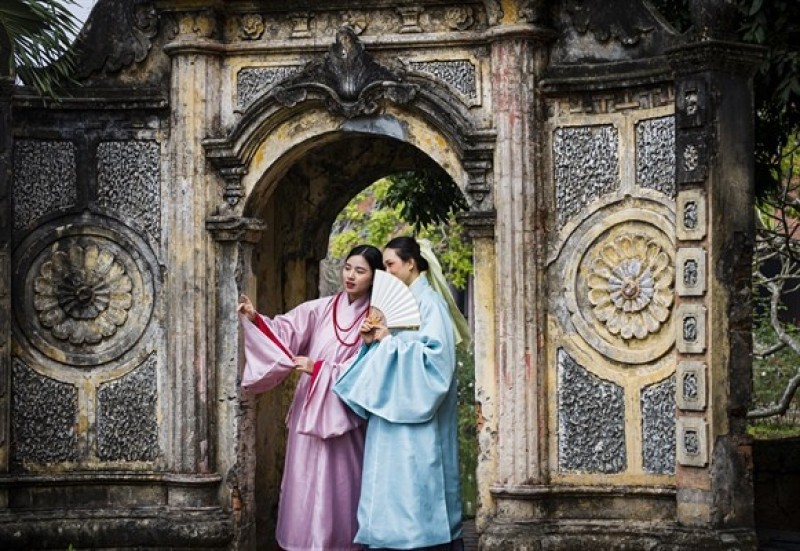 Cổ phục Việt đang được tích cực phỏng dựng và đưa vào đời sống (Nguồn ảnh: Cổ Trang Đại Việt Quán)