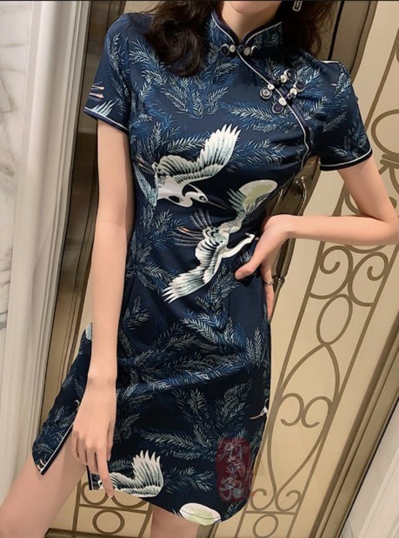 Sườn xám hạc giá rẻ