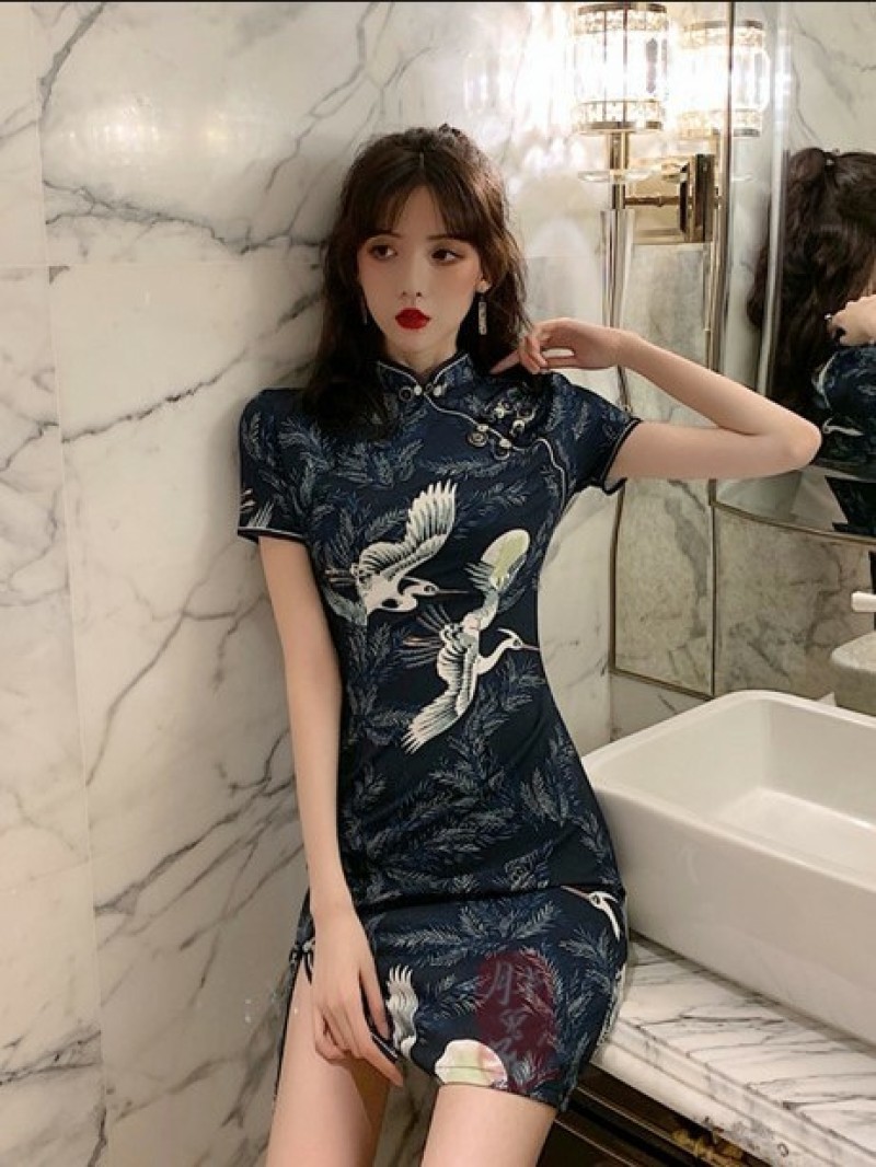 Sườn xám hạc giá rẻ