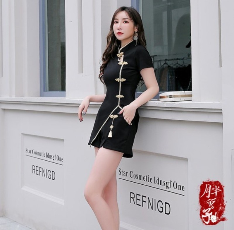 Sườn xám sot 2021
