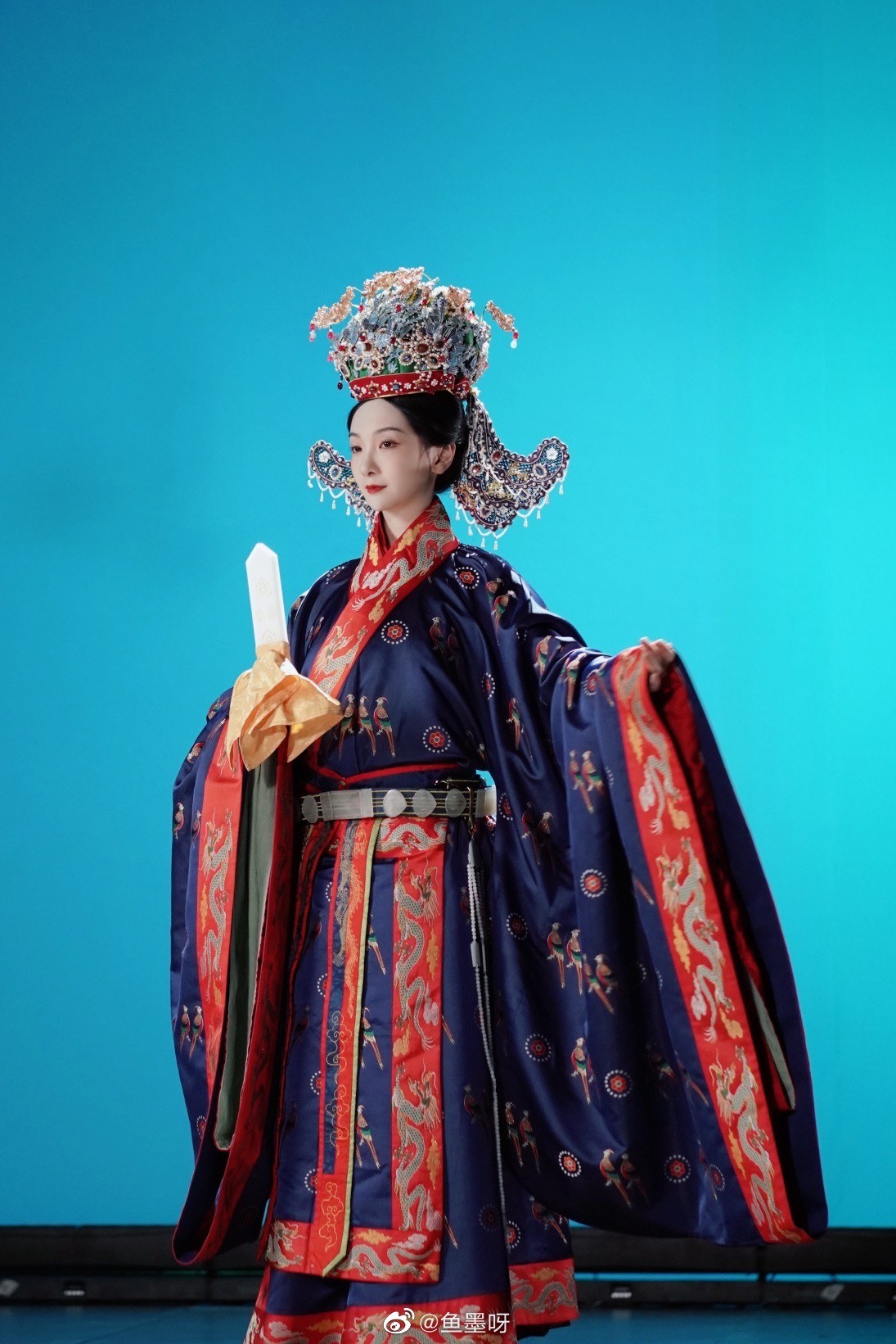 Di Vật Thời Nhà Minh & Chân Dung Hoàng Hậu