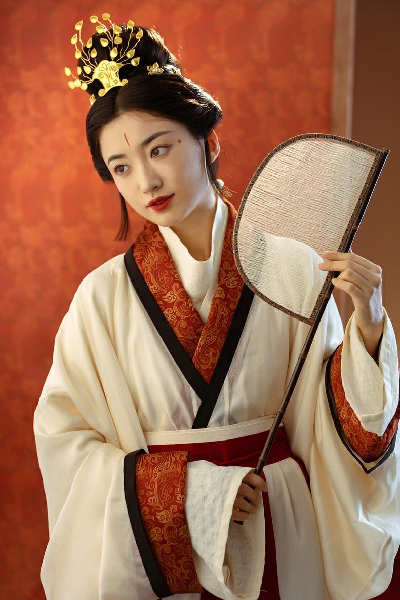 Trung Quốc Thời Đông Hán – Ngụy Và Tấn Hanfu & Kiểu Tóc Truyền Thống