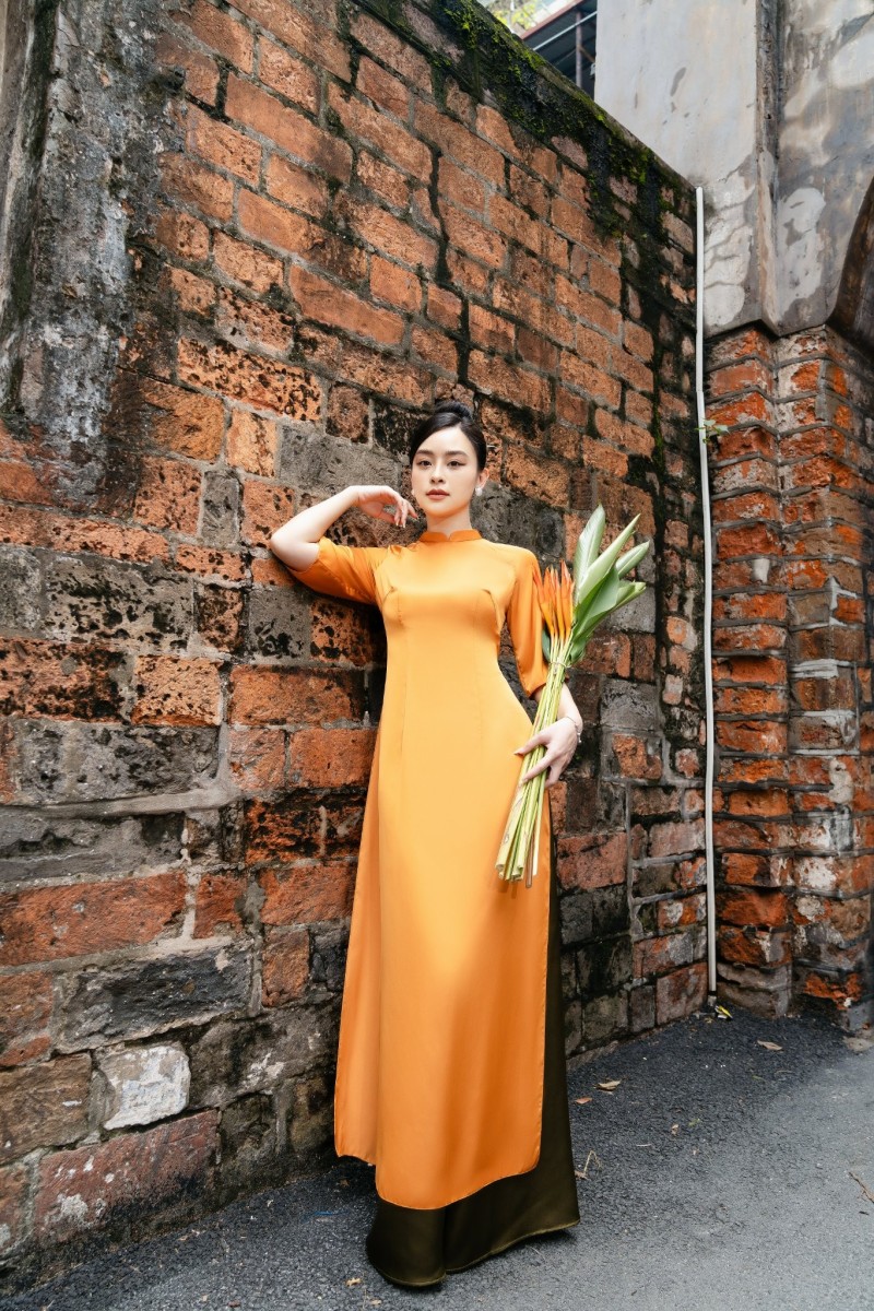 Áo dài truyền thống AD073 lụa latin