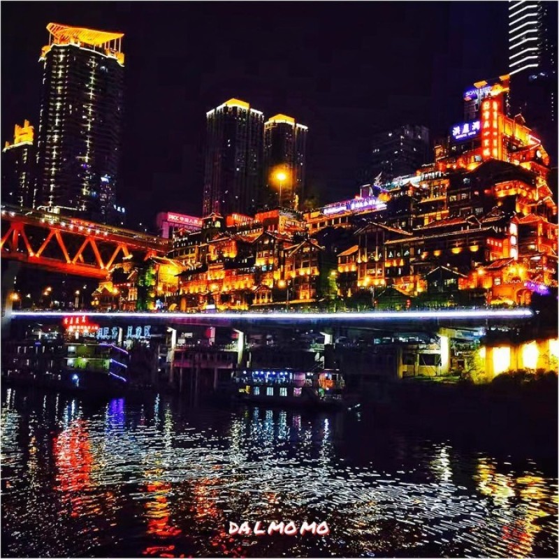 Lung linh về đêm - Ảnh: xueqianqi