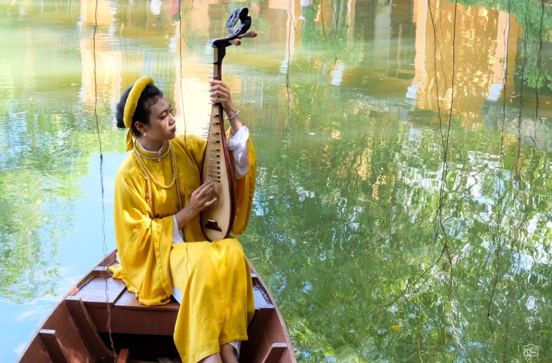 Áo dài giao lãnh