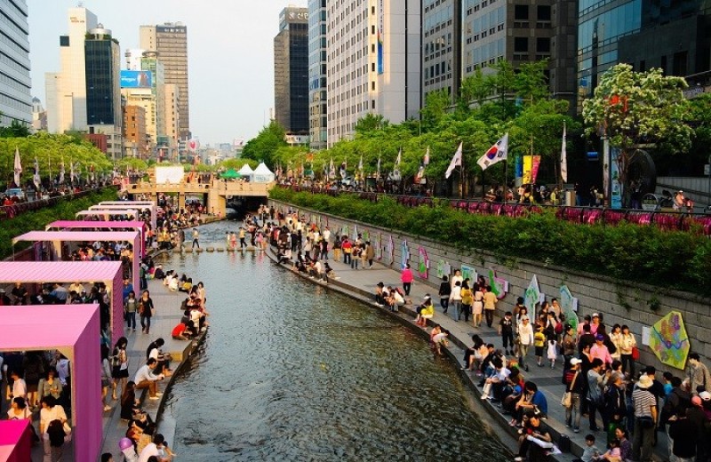 DU LỊCH SEOUL HÀN QUỐC - Suối Cheonggyecheon