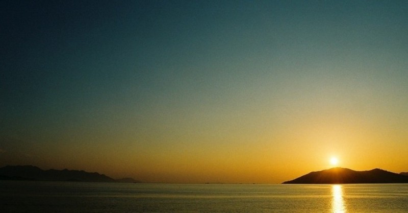 Bình minh trên biển Nha Trang