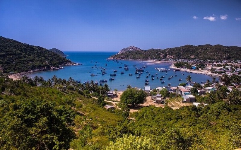 Cảnh thiên nhiên ở Vịnh Vĩnh Hy được ví như một bức tranh thủy măc 