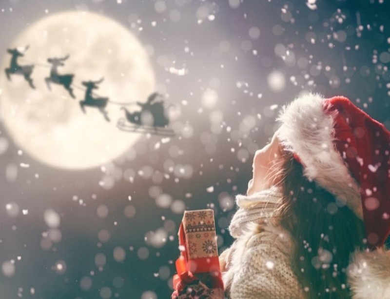 Tại sao ông già Noel lại mặc quần áo màu đỏ trong ngày Giáng sinh