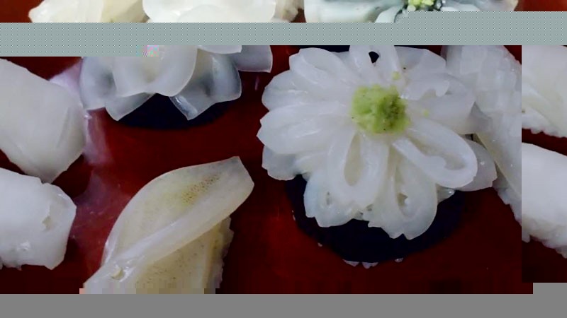 Sushi mực 