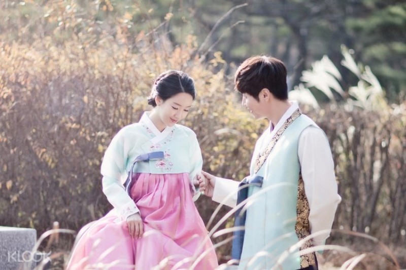 Giảm đến 10% | Hanbok Portrait Experience by Z-and in Seoul- Klook