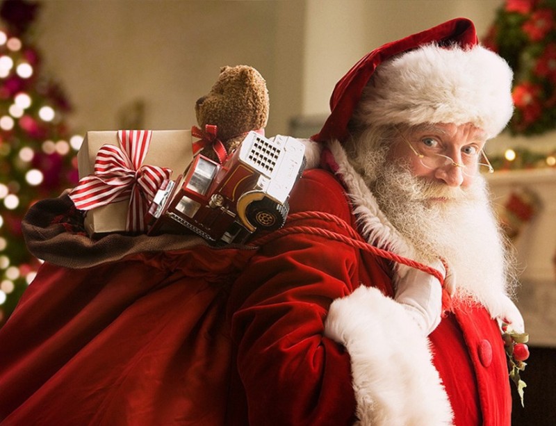 Ông già Noel râu trắng, áo đỏ