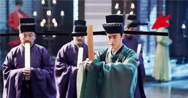 Mũ Quan Thời Tống Có Cánh Dài Cả Mét: Công Dụng Của Chúng Là Gì?