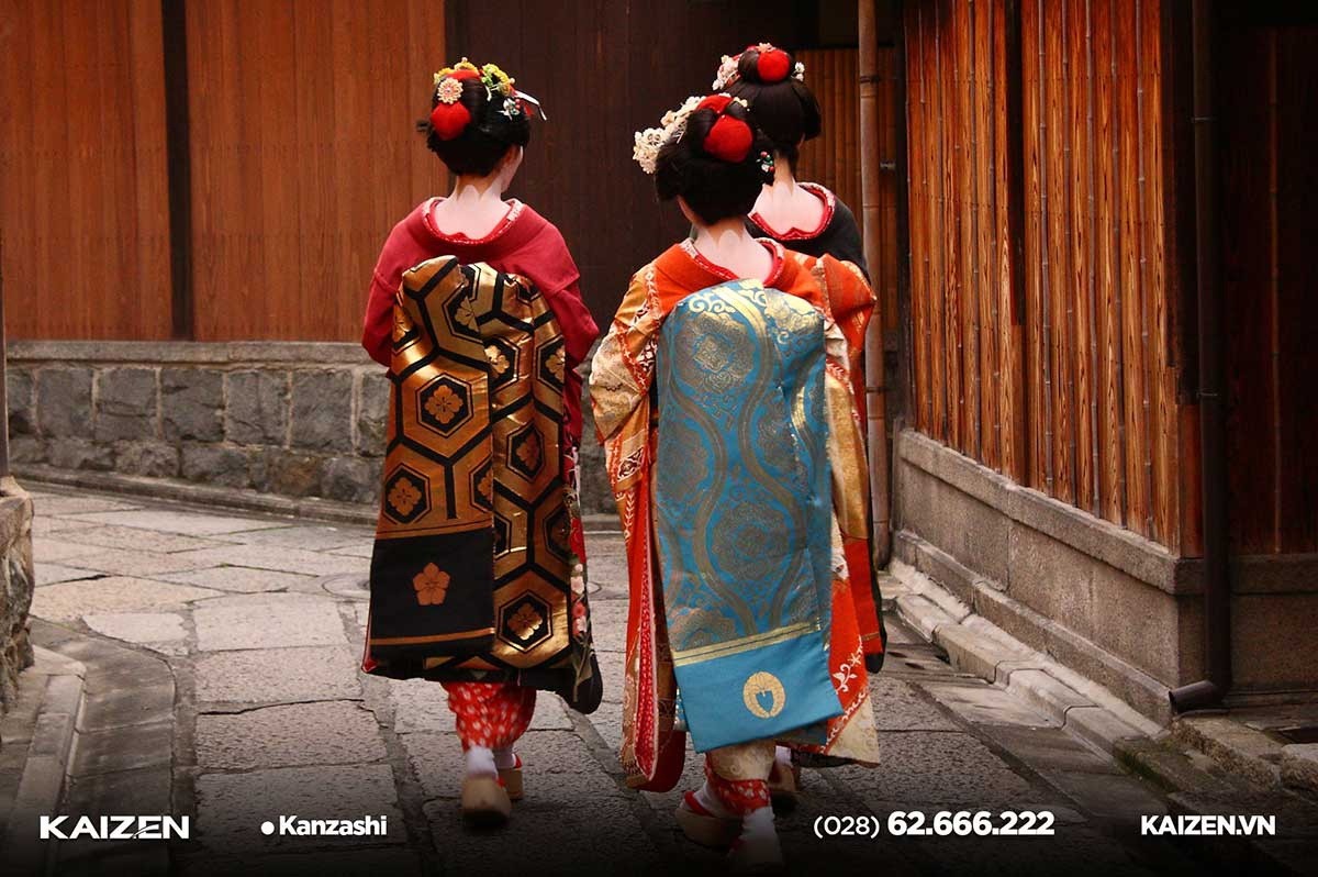 Kanzashi – Nghệ Thuật Trên Những Chiếc Trâm Cài Tóc Nhật Bản
