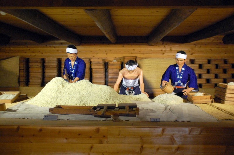 Hakutsuru Sake 4
