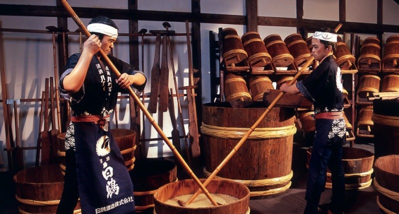 Hakutsuru Sake 3