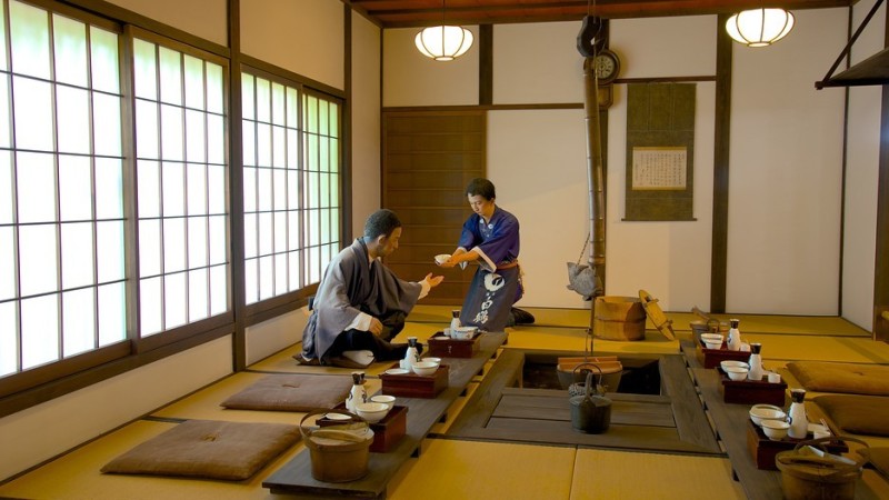 Hakutsuru Sake 2