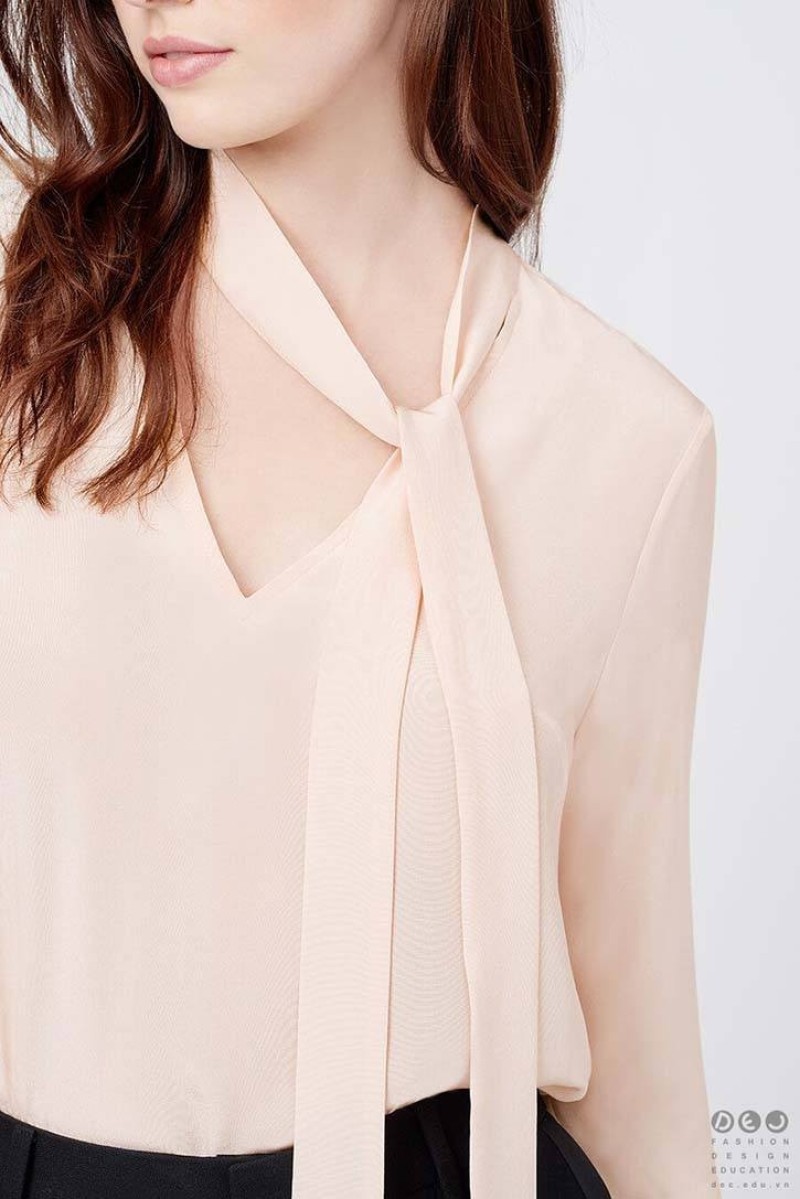 Lụa chiffon cũng được dệt 100% từ tơ tằm thiên nhiên nhưng sợi dệt mỏng hơn rất nhiều