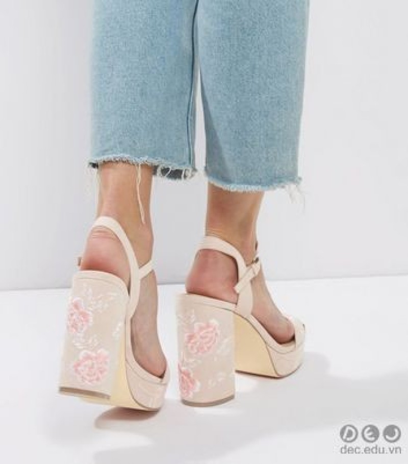 mot-so-loai-giay-cao-got-ma-phai-dep-nen-biet-platform-ankle-strap-heel-l1_zpsi2vsxsnc.jpg