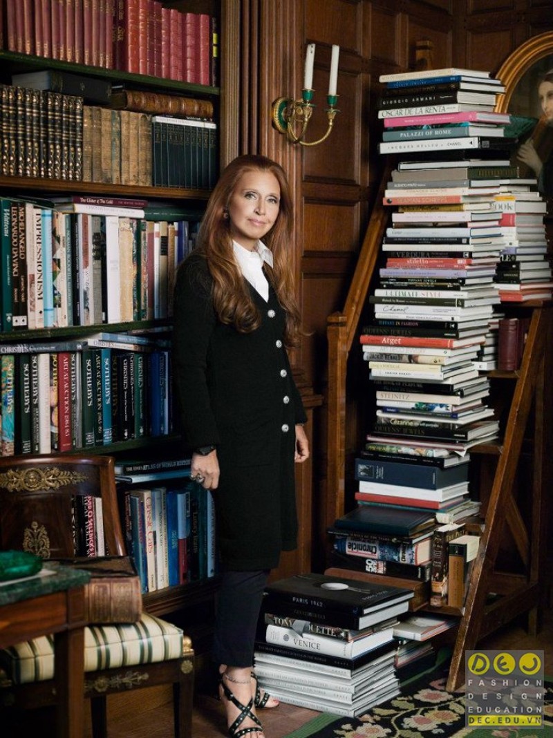 Tiểu thuyết gia Danielle Steel là khách hàng cá nhân lớn nhất của Christian Louboutin
