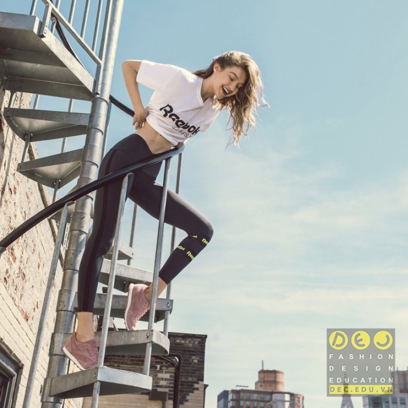 Giày Sneaker là item thần thành của phong cách thời trang sporty