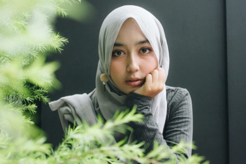 tại sao người indonesia lại trùm khăn lên đầu