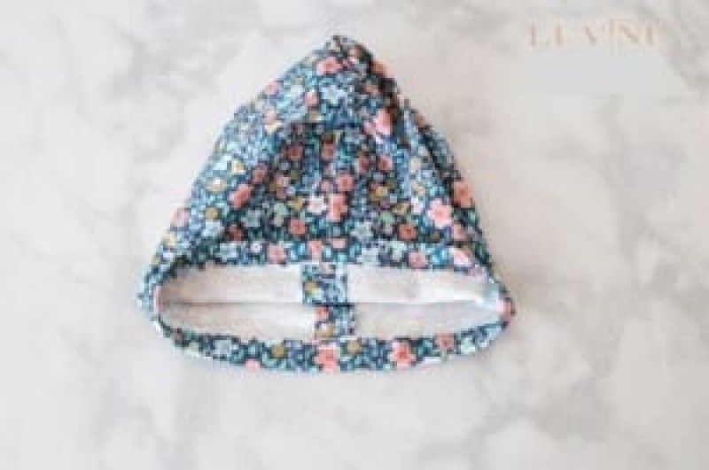 cách đỉnh mũ khoảng 5cm để sử dụng cho thao tác xoay ở bước kế tiếp. 