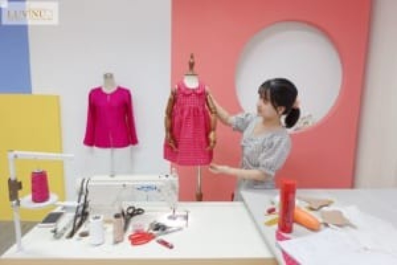 Cách may đầm chữ a cho bé chỉ bằng một vào thao tác khá đơn giản nhưng đòi hỏi sự tỉ mỉ trong từng khâu