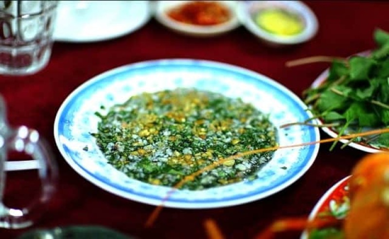 Đến Vũng Tàu để thưởng thức món tiết canh tôm hùm (Ảnh ST)
