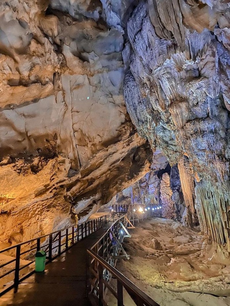 Hoàng cung trong lòng đất