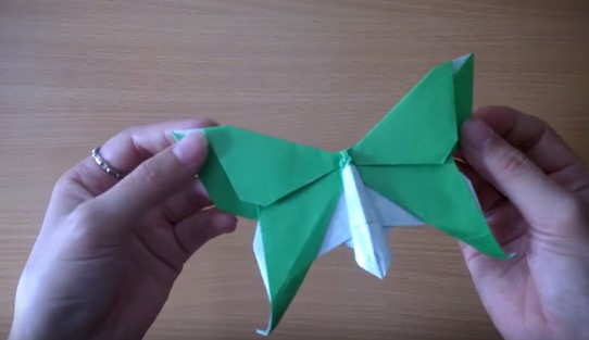Cách Gấp Con Bướm Bằng Giấy Theo Phong Cách Origami