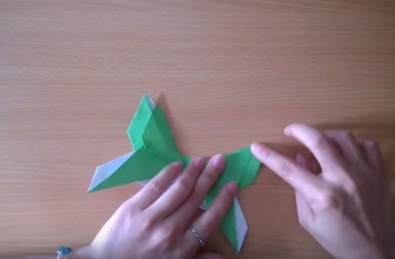 Cách xếp con bướm giấy theo phong cách origami