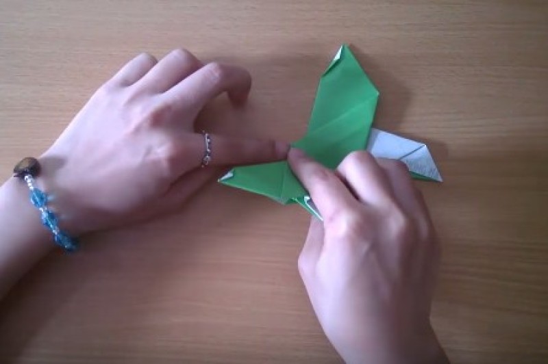 Cách xếp con bướm giấy theo phong cách origami