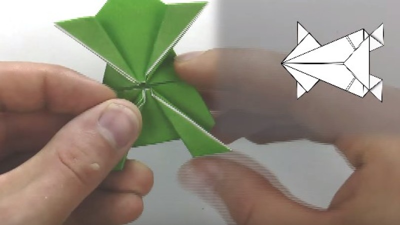 Cách gấp con ếch nhảy xa