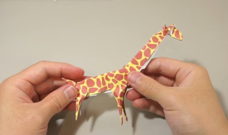 Cách gấp con kiến bằng giấy theo phong cách Origami