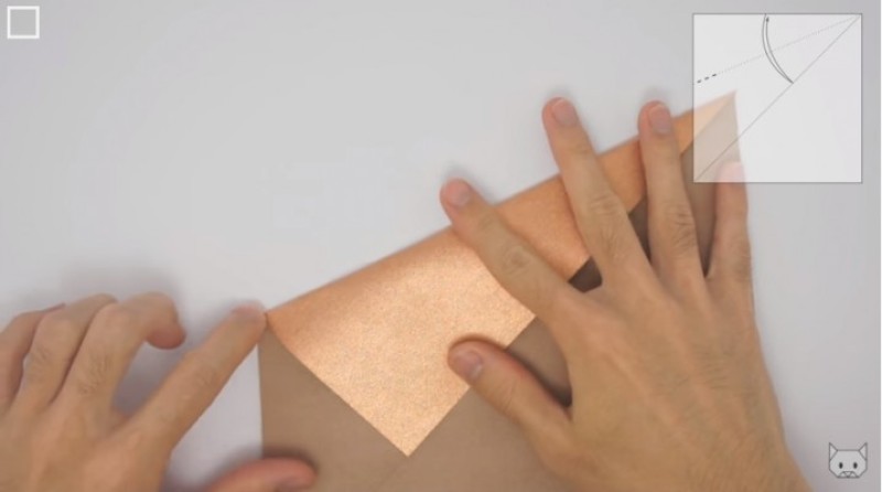 Cách gấp con mèo-Bước 1