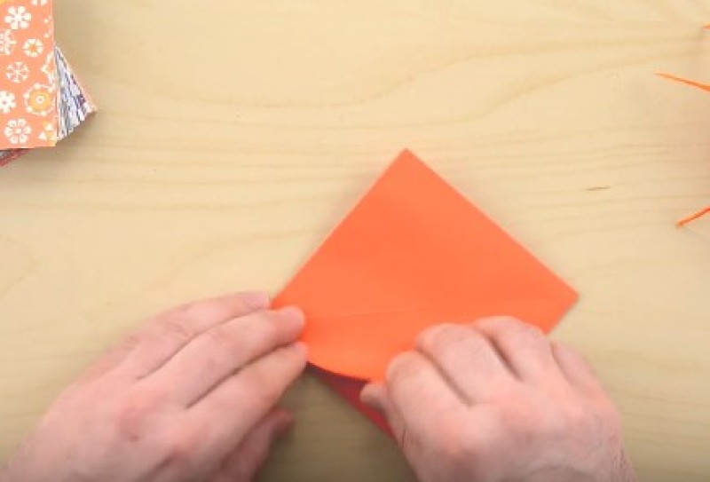 Cách gấp con nhện bằng giấy