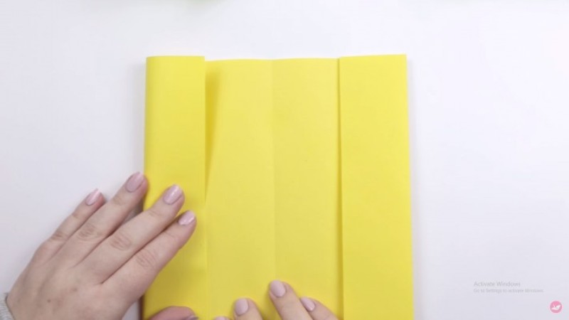 cách gấp hộp giấy-Bước 1