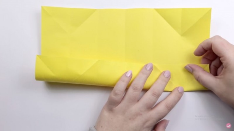 cách gấp hộp giấy-Bước 1