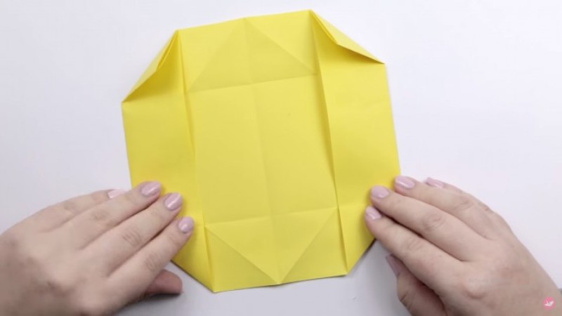 cách gấp hộp giấy-Bước 2