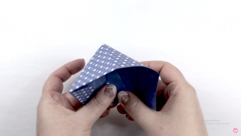 cách gấp hộp quà-Bước 4