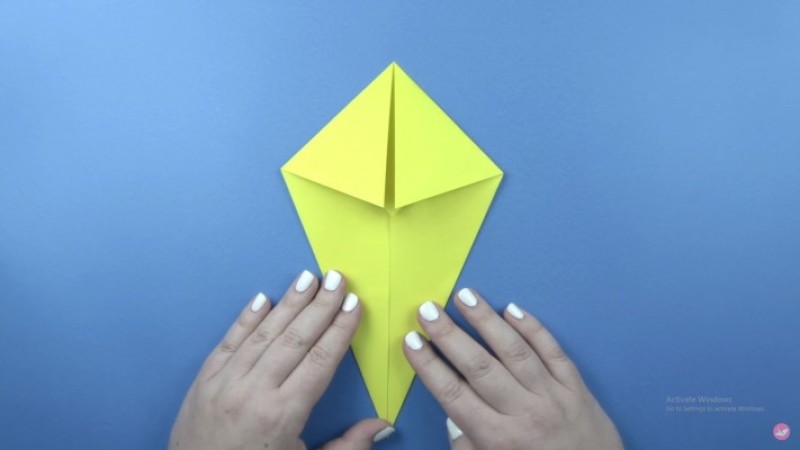 Cách gấp pikachu-Bước 1
