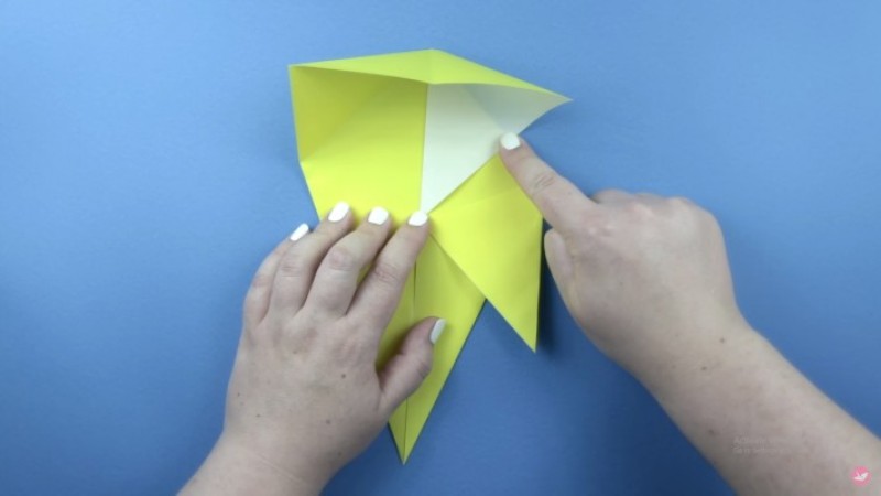 Cách gấp pikachu-Bước 2