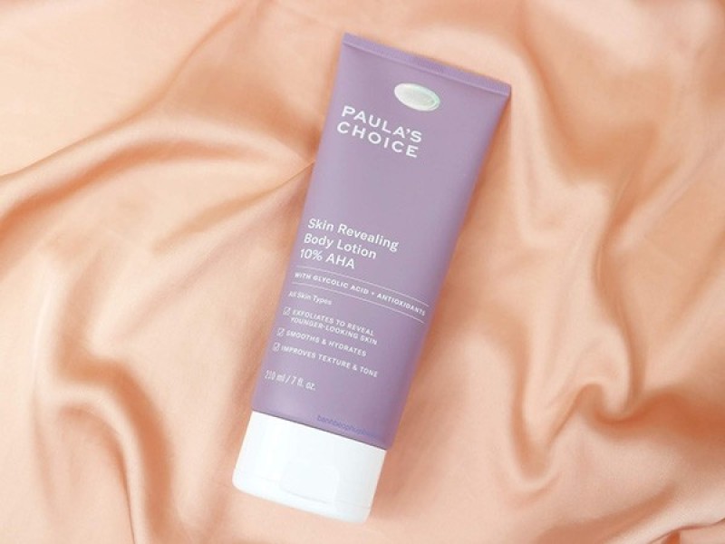 Một sản phẩm dưỡng da toàn thân chứa AHA dưới dạng lotion của hãng Paula’s Choice.