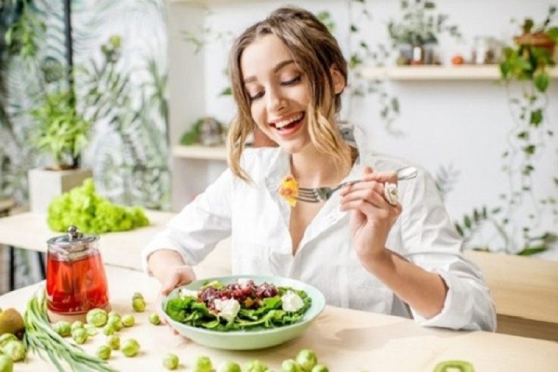 Các chất dinh dưỡng trong rau củ quả sẽ giúp bạn có một làn da khỏe mạnh, không bị mụn. 