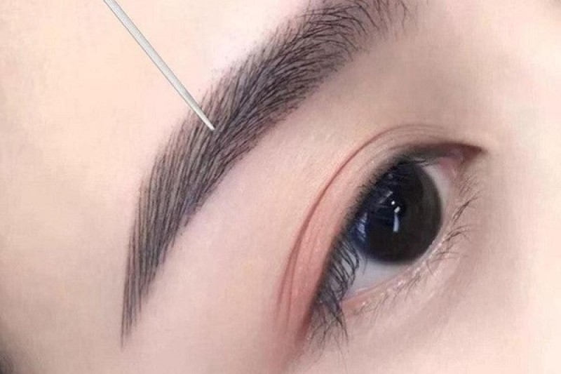 Phun xăm, điêu khắc chân mày là phương pháp nhận được nhiều sự quan tâm không chỉ với nữ giới mà còn cả nam giới