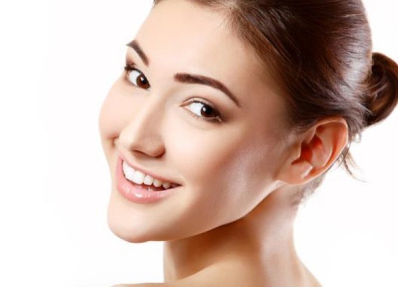 Cung cấp đủ vitamin C sẽ mang đến cho bạn làn da mịn màng, đầy sức sống. 