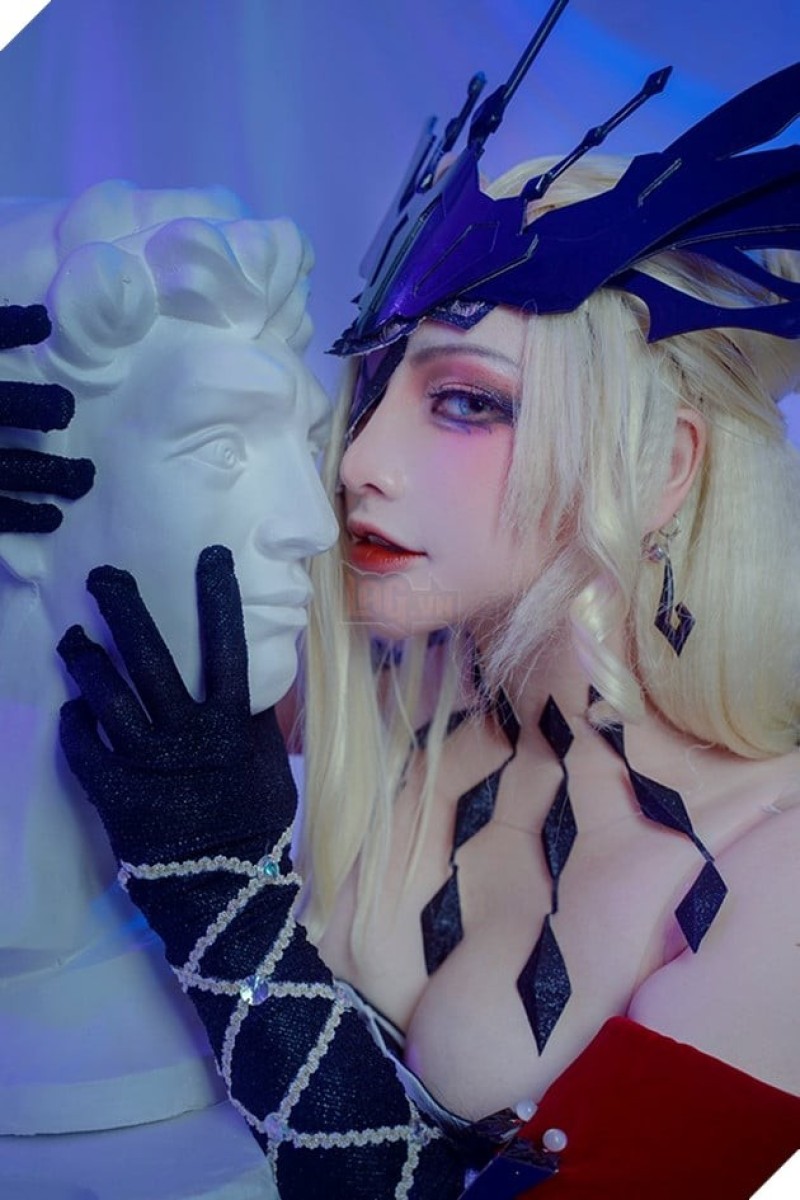 Genshin Impact: Bộ cosplay Signora không thua gì bản gốc